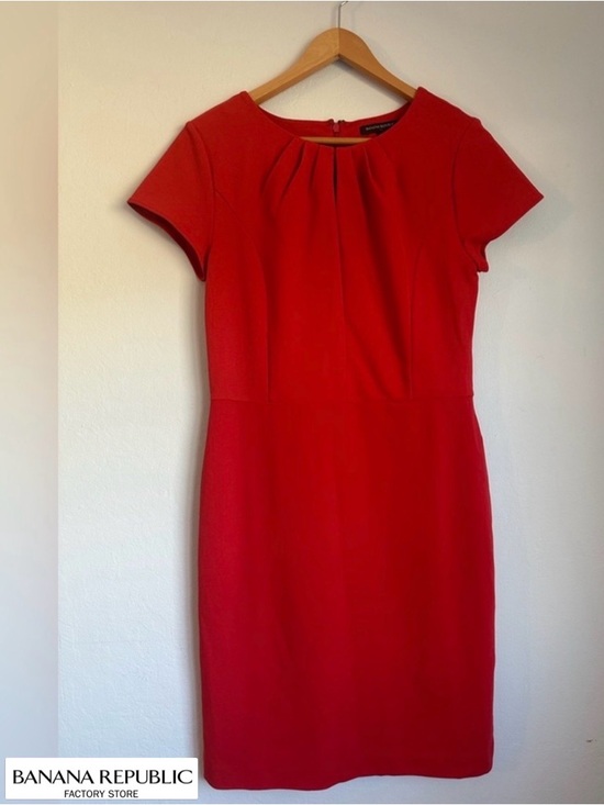 Banana Republic Factory Dresses & Skirts - Banana Republic FactoryElegant Red Women's Dress
